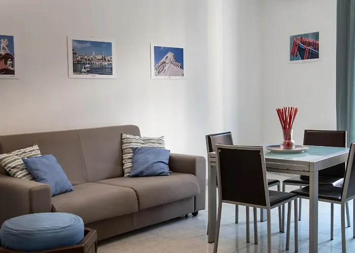 Esperia Attico 아파트 *